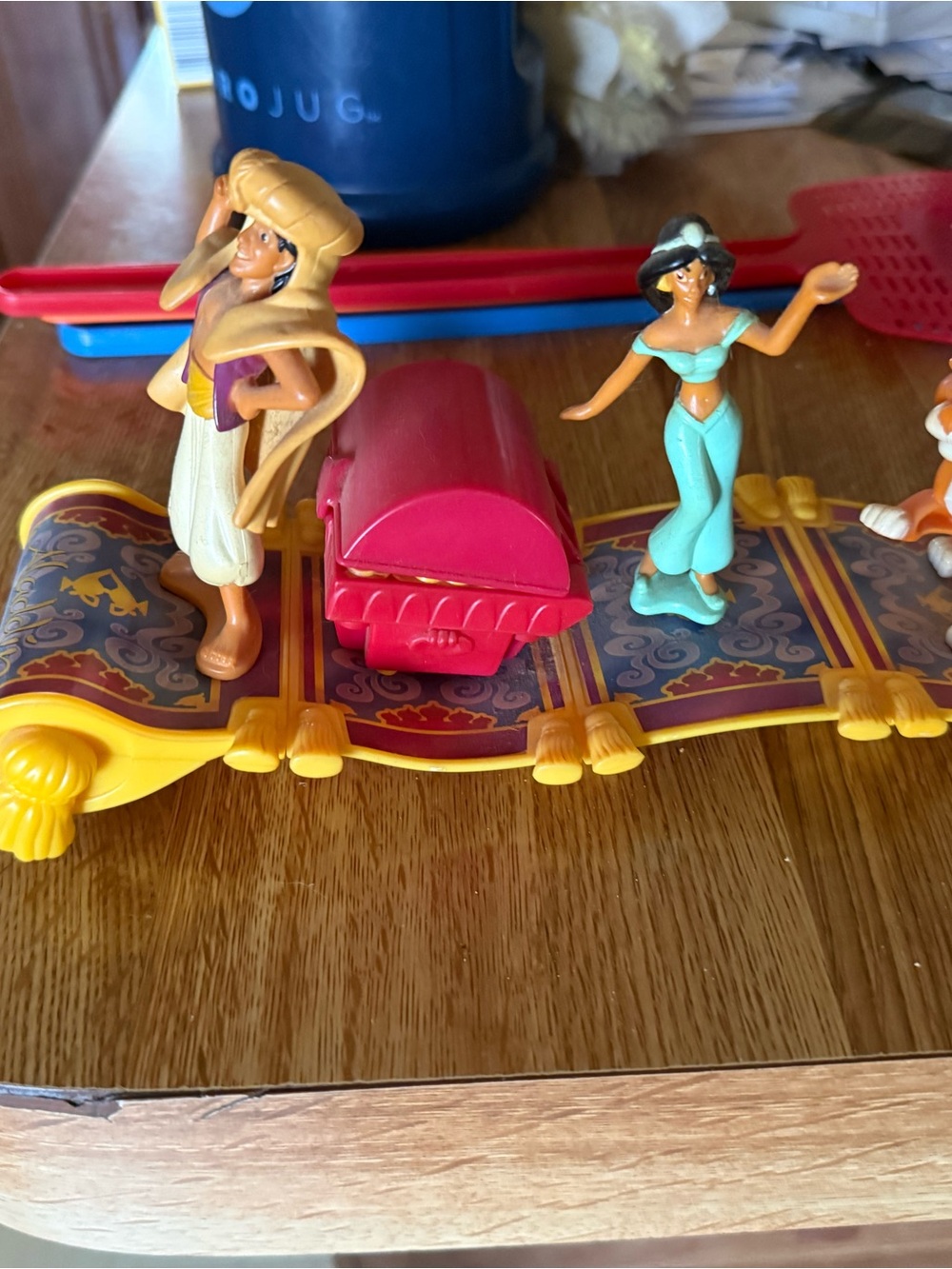 Disney Magic Carpet Playset with Jasmine & Aladdin Figures - Blue, Gold & Red